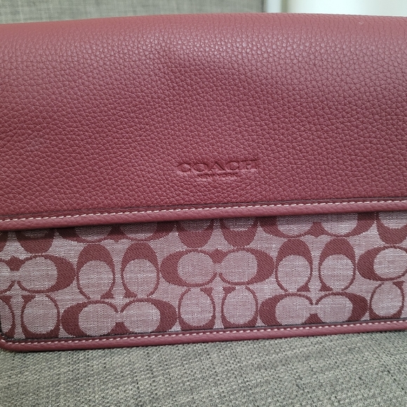 Coach CH828 Turner Colorblock Chambray Crossbody Messenger Bag Wine Multi - Picture 5 of 8